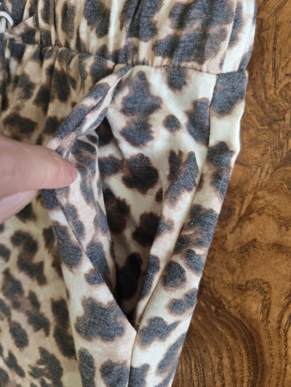 Texas True Threads Leopard Animal Print Jogger Sweatpants Womens Size M - Picture 2 of 6